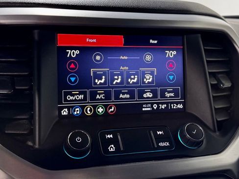 Used 2022 GMC Acadia SLE image 17