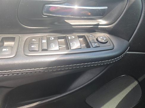 Used 2015 Dodge Grand Caravan SXT w/ Blacktop Package FWD image 13