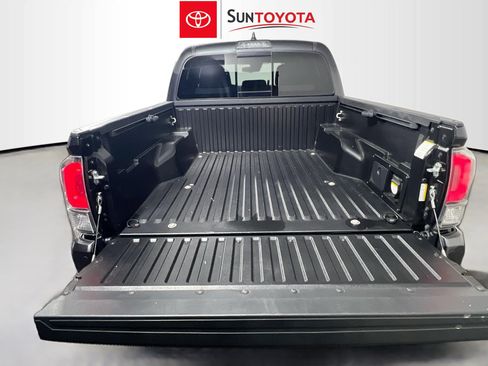 Used 2023 Toyota Tacoma TRD Sport w/ Technology Package AWD/4WD image 34