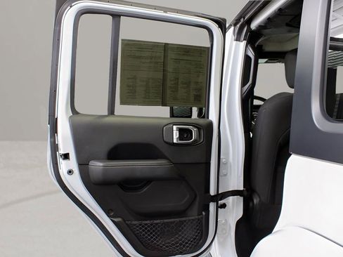 Used 2019 Jeep Wrangler Unlimited Sahara w/ Safety Group image 25