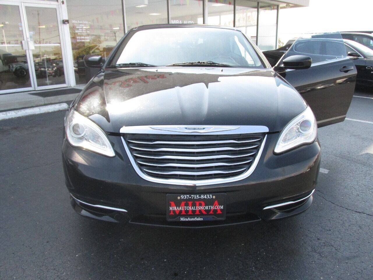 Used 2013 Chrysler 200 Touring FWD image 31