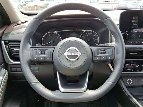 Used 2023 Nissan Rogue SL w/ SL Premium Package image 21