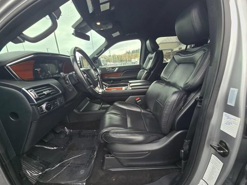 Used 2021 Lincoln Navigator 4WD image 17