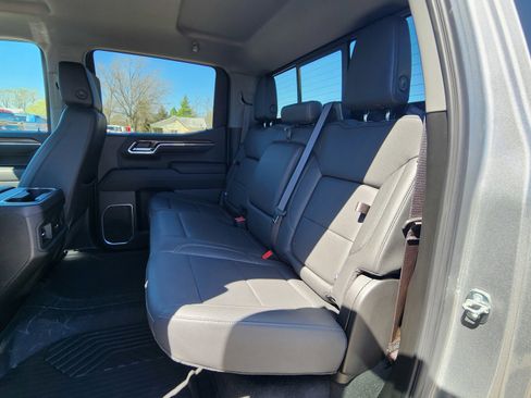 Used 2024 Chevrolet Silverado 1500 LT w/ Z71 Off-Road Package image 15