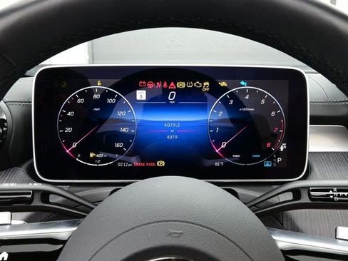 Used 2024 Mercedes-Benz CLE 300 4MATIC Cabriolet image 9