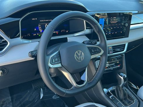 New 2026 Volkswagen Taos SE AWD/4WD image 10