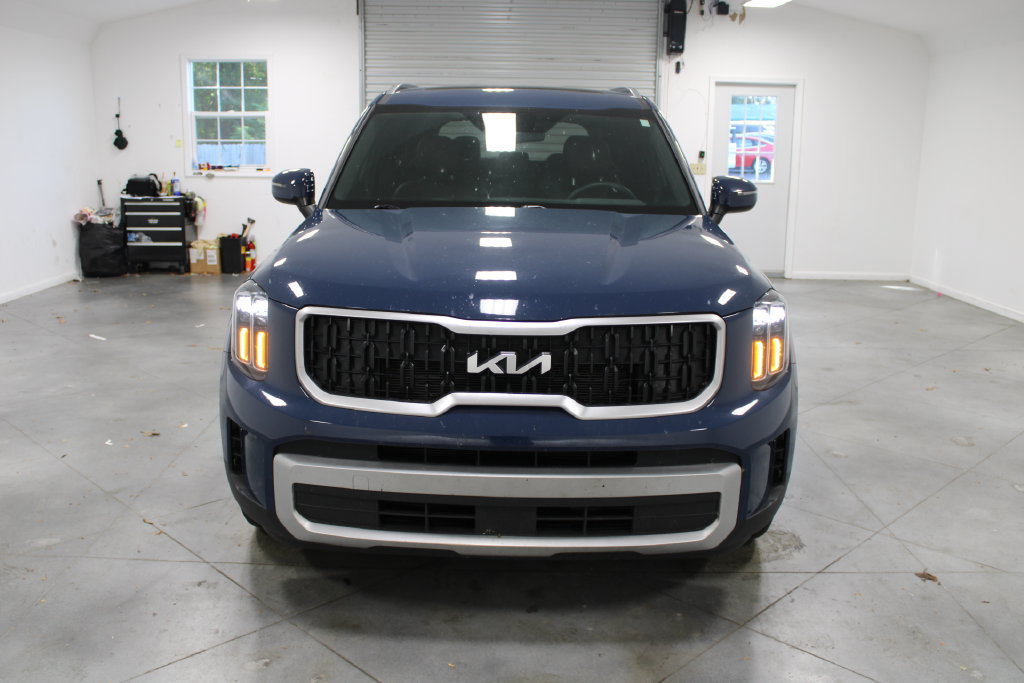 Used 2024 Kia Telluride EX FWD image 3