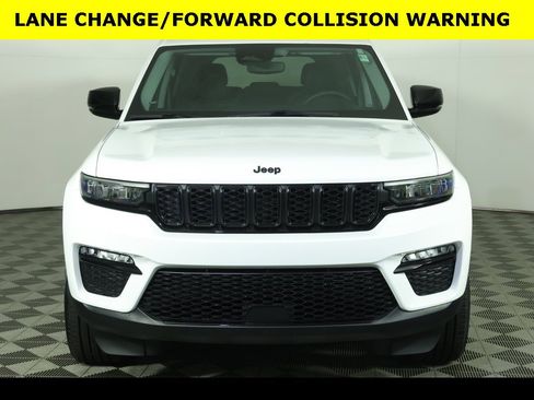 Used 2023 Jeep Grand Cherokee Limited w/ Black Appearance Package image 13