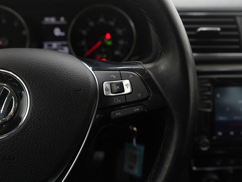 Used 2017 Volkswagen Passat 1.8T R-Line image 23