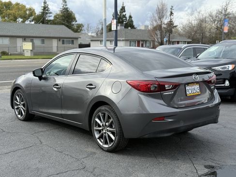 Used 2018 MAZDA MAZDA3 Touring image 6