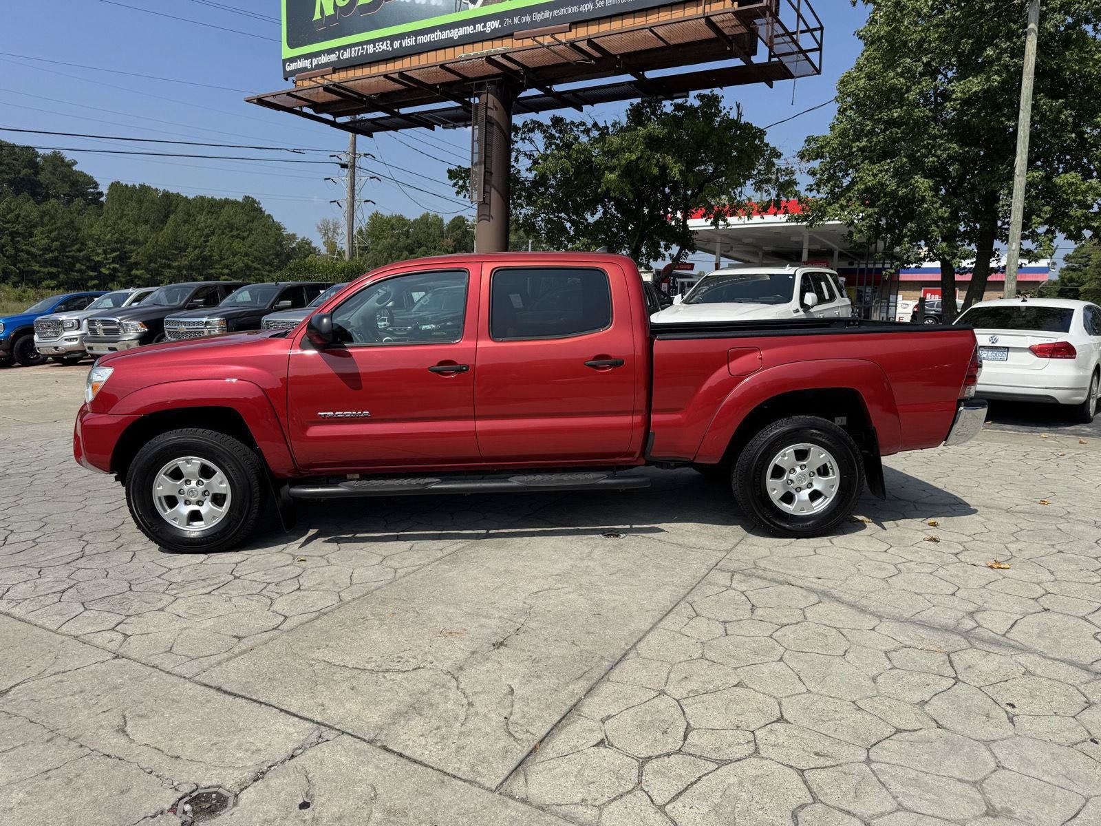 Used 2014 Toyota Tacoma 4x4 Double Cab w/ SR5 Package image 9