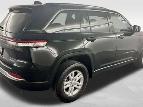 Used 2023 Jeep Grand Cherokee Laredo image 9