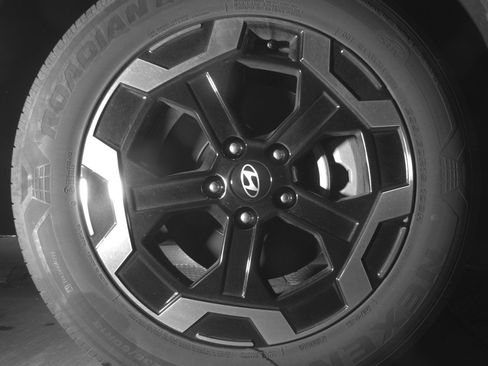 Used 2025 Hyundai Santa Fe SEL FWD image 13