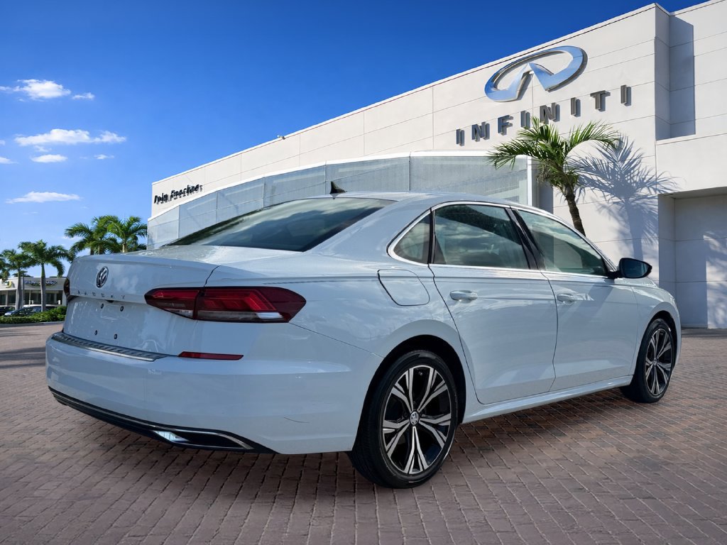 Used 2021 Volkswagen Passat 2.0T SE FWD image 7