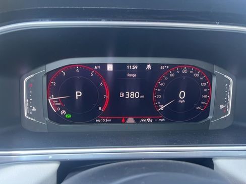 New 2025 Volkswagen Taos SEL image 10