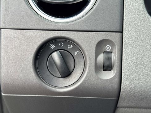 Used 2005 Ford F150 XLT image 26