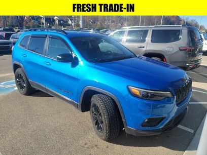 Used 2023 Jeep Cherokee Altitude Lux