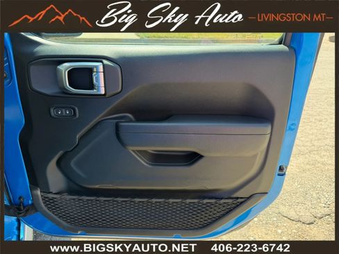 Used 2024 Jeep Wrangler Unlimited Rubicon AWD/4WD image 18