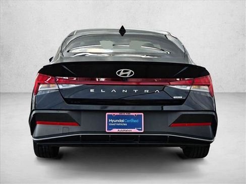 Used 2025 Hyundai Elantra SEL FWD image 7