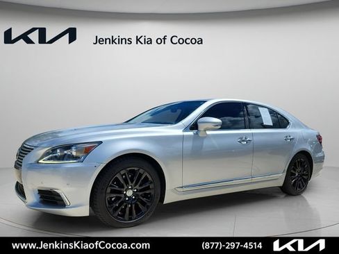 Used 2015 Lexus LS 460 w/ Comfort Package RWD image 9