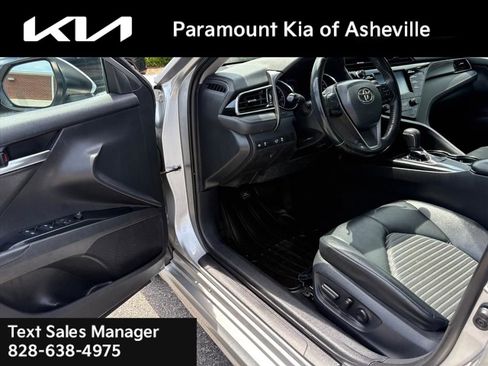 Used 2019 Toyota Camry SE FWD image 13