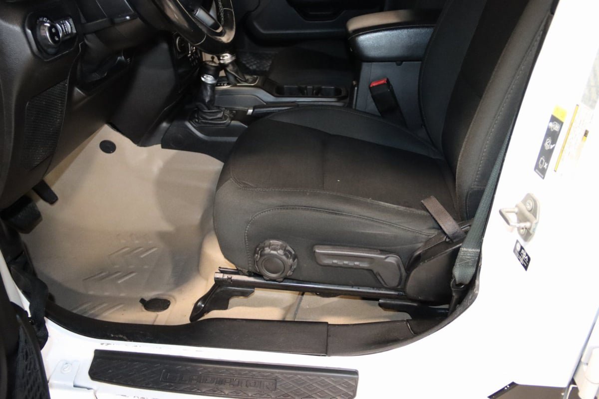 Used 2021 Jeep Gladiator Sport AWD/4WD image 31