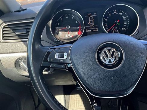 Used 2017 Volkswagen Jetta SE FWD image 12
