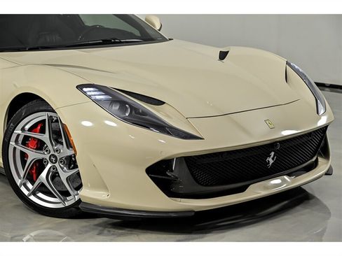 Used 2019 Ferrari 812 Superfast RWD image 2
