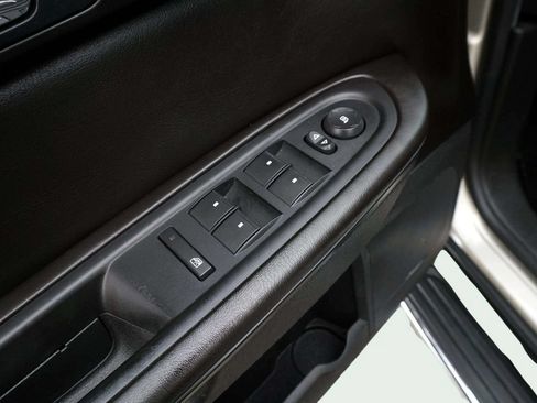 Used 2017 Chevrolet Traverse LT w/ Traveler's Package FWD image 16