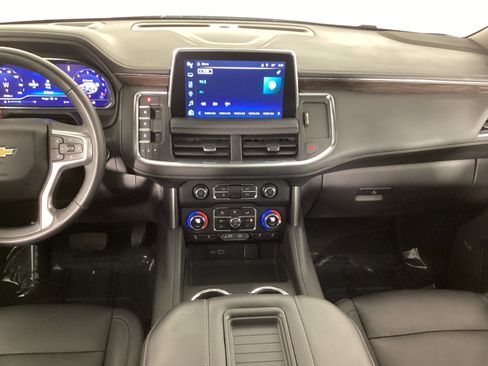 Used 2023 Chevrolet Suburban LT w/ LT Signature Package image 13