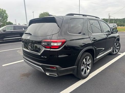 Used 2023 Honda Pilot Elite image 5