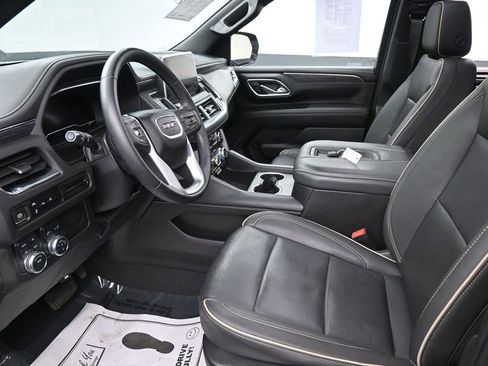 Used 2023 GMC Yukon XL SLT AWD/4WD image 23
