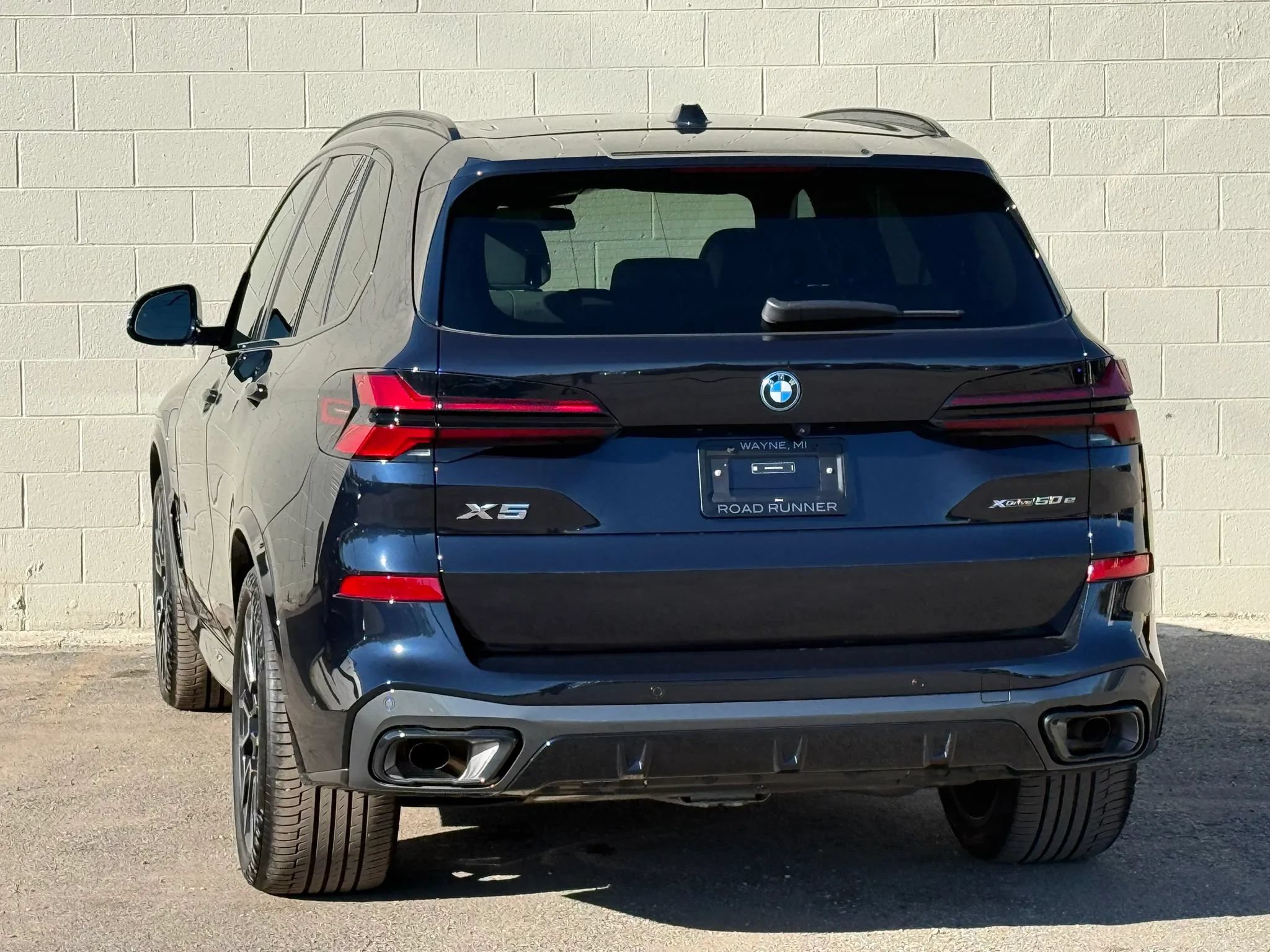 Used 2026 BMW X5 xDrive50e w/ M Sport Package AWD/4WD image 5