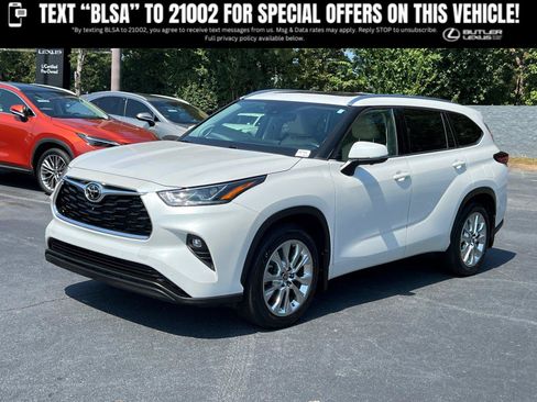 Used 2023 Toyota Highlander Limited AWD/4WD image 1