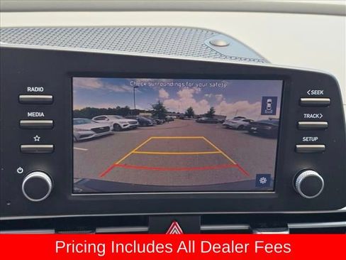 Used 2023 Hyundai Elantra SEL FWD image 9