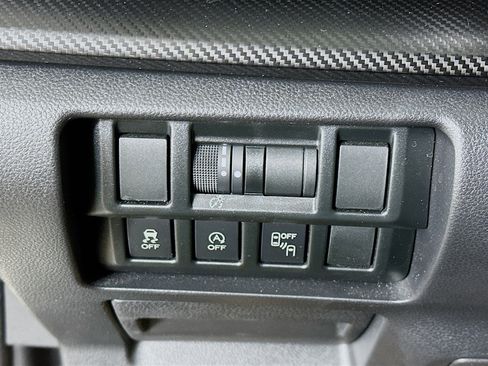 Used 2023 Subaru Crosstrek 2.0i Premium image 17