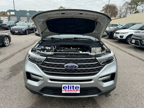 Used 2022 Ford Explorer XLT w/ Equipment Group 202A image 9