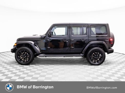 Used 2021 Jeep Wrangler Unlimited Sahara image 2