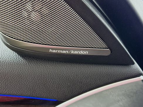 Used 2022 BMW 530i xDrive w/ Premium Package image 4