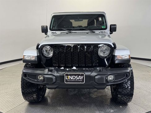 Used 2022 Jeep Gladiator Sport image 2