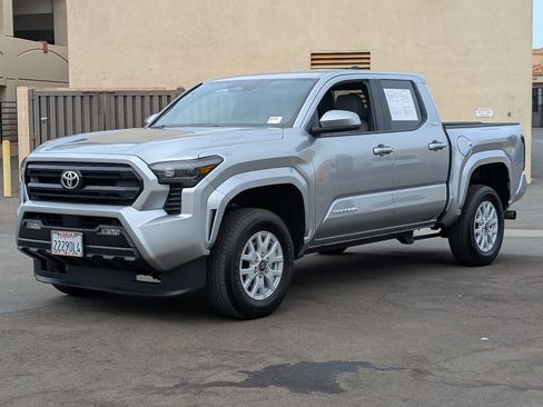 Used 2026 Toyota Tacoma SR5 RWD image 11