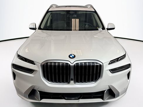 Used 2023 BMW X7 xDrive40i image 2