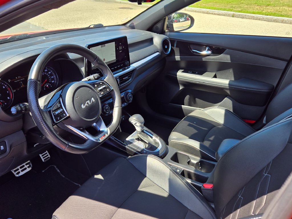 Used 2023 Kia Forte GT-Line w/ GT-Line Premium Package FWD image 15