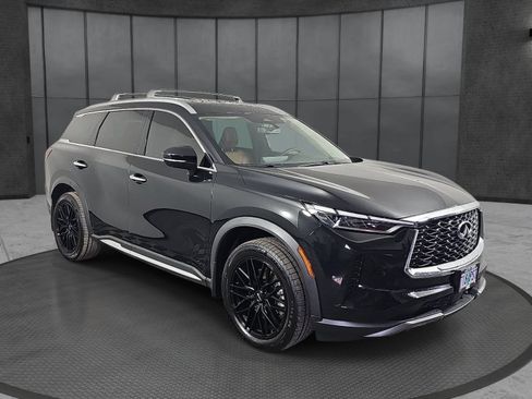 Used 2023 INFINITI QX60 Sensory w/ Vision Package AWD/4WD image 3