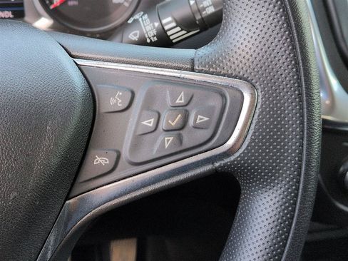 Used 2021 Chevrolet Equinox LT FWD image 19