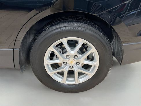 Used 2024 Chevrolet Equinox LT image 36