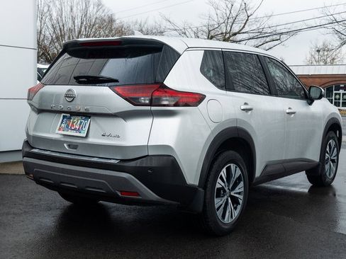 Used 2022 Nissan Rogue SV image 6