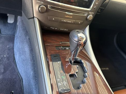 Used 2014 Lexus IS 250C image 11