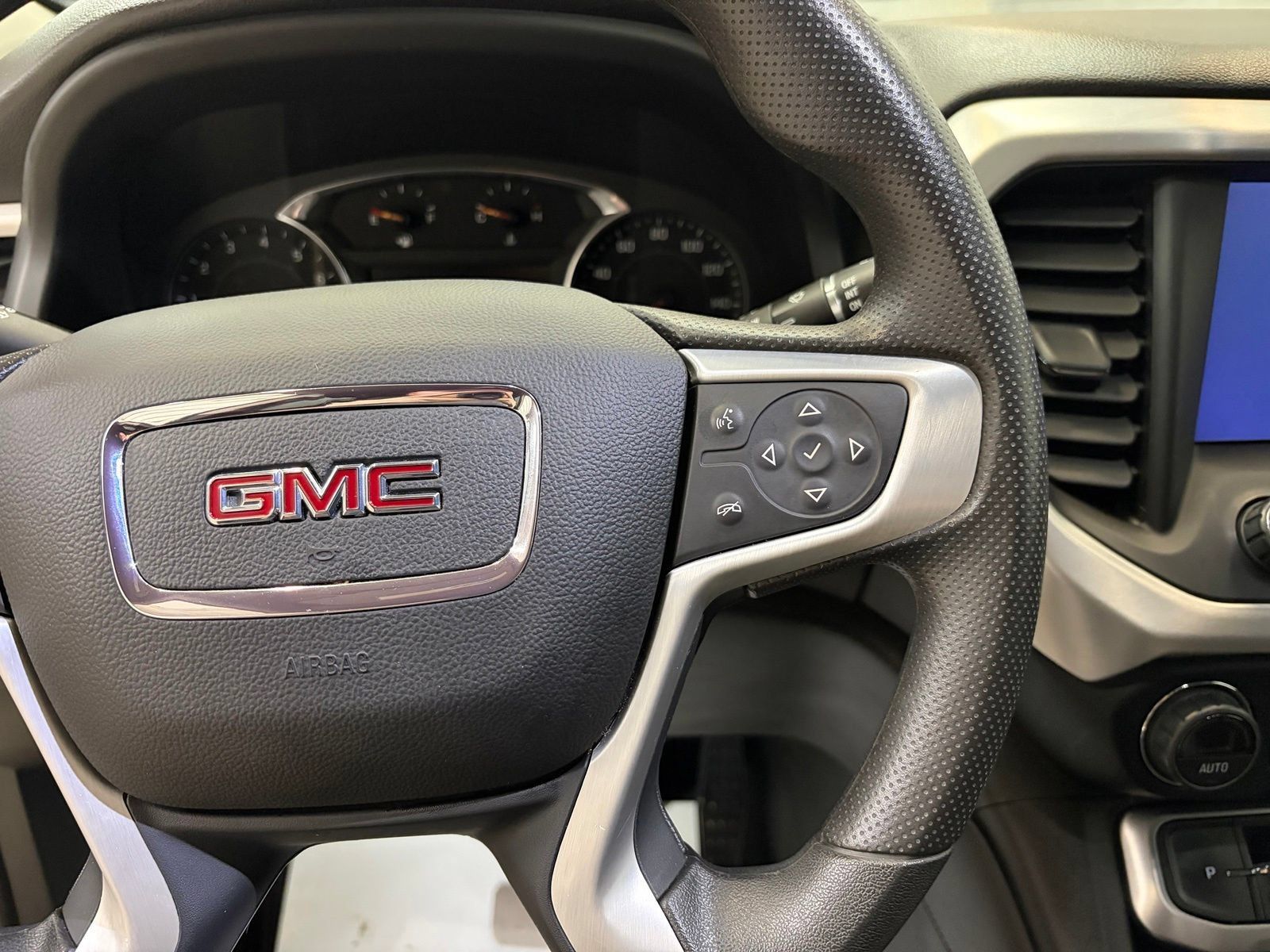 Used 2021 GMC Acadia SLE w/ Driver Convenience Package AWD/4WD image 13