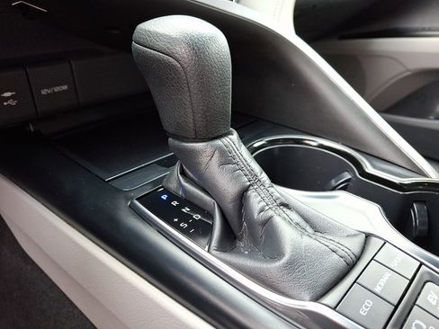 Used 2018 Toyota Camry LE w/ Protection Package (Q2) image 13